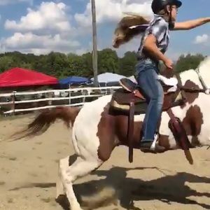 Meet your Posher, Chloe